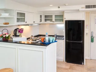 For rent 3 bedrooms condo in Sathon, Bangkok