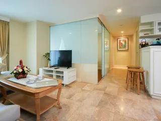 For rent 3 bedrooms condo in Sathon, Bangkok