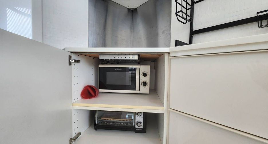 Condo en alquiler de 1 habitaciones en Khlong Toei, Bangkok