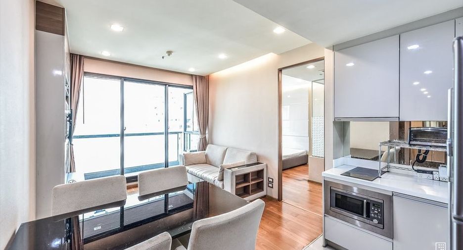 À vendre et à louer 2 chambres condo à Sathon, Bangkok