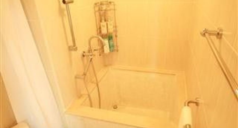 For rent 1 bed condo in Watthana, Bangkok