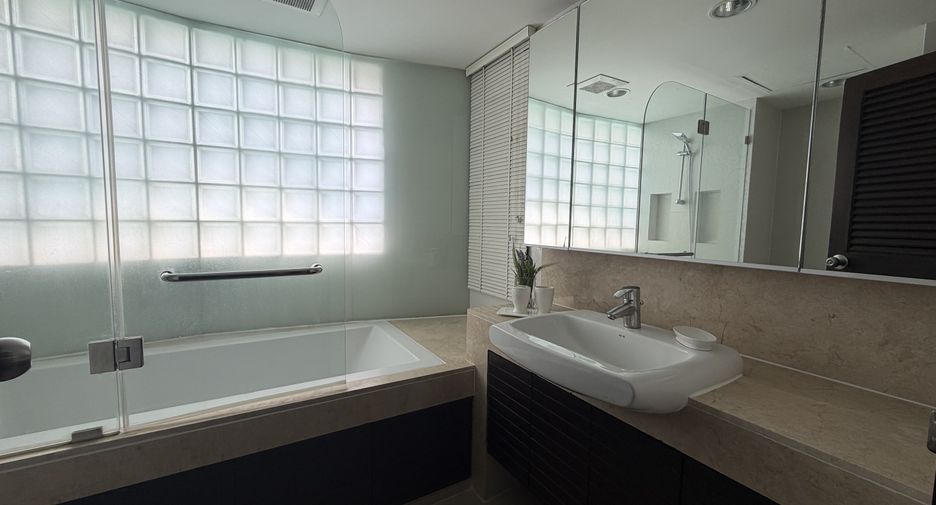 Apartment zur Miete mit 3 Zimmer in Khlong Toei, Bangkok