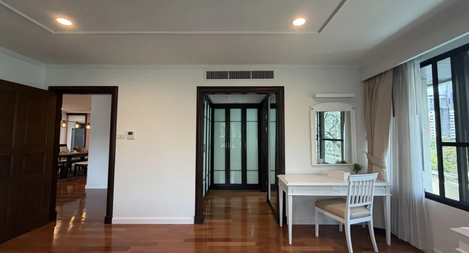 Apartment zur Miete mit 3 Zimmer in Khlong Toei, Bangkok