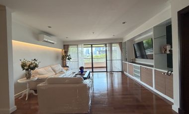 For rent 3 bedrooms apartment in Khlong Toei, Bangkok