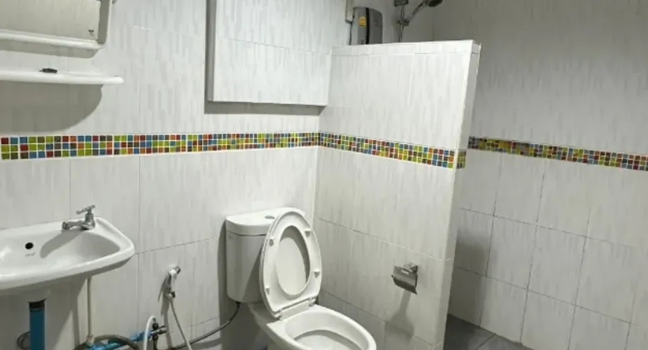 For sale studio townhouse in Bang Kapi, Bangkok
