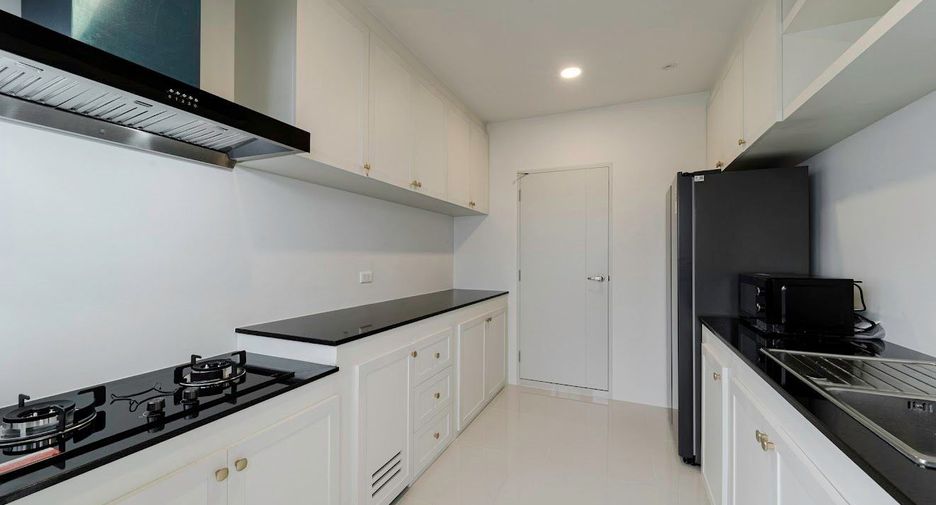 For sale and for rent 4 bedrooms house in Bang Phli, Samut Prakan
