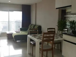 出租 2 卧室 公寓 在 Huai Khwang, 曼谷