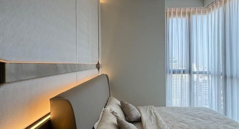 For rent 2 bedrooms condo in Watthana, Bangkok