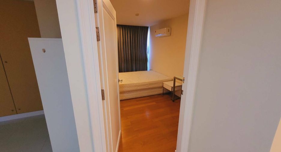 For rent 2 bedrooms apartment in Watthana, Bangkok