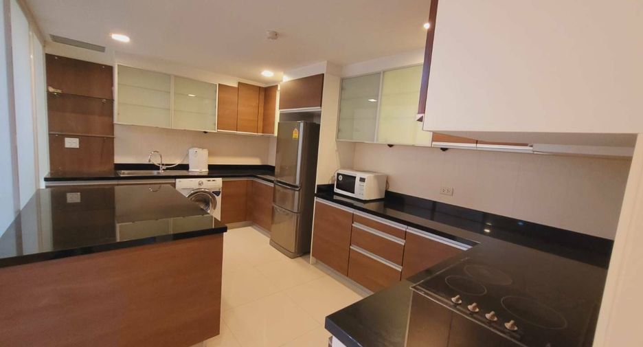 For rent 2 bedrooms apartment in Watthana, Bangkok