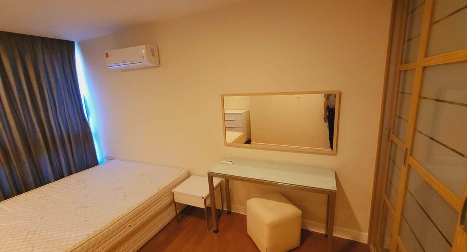 For rent 2 bedrooms apartment in Watthana, Bangkok