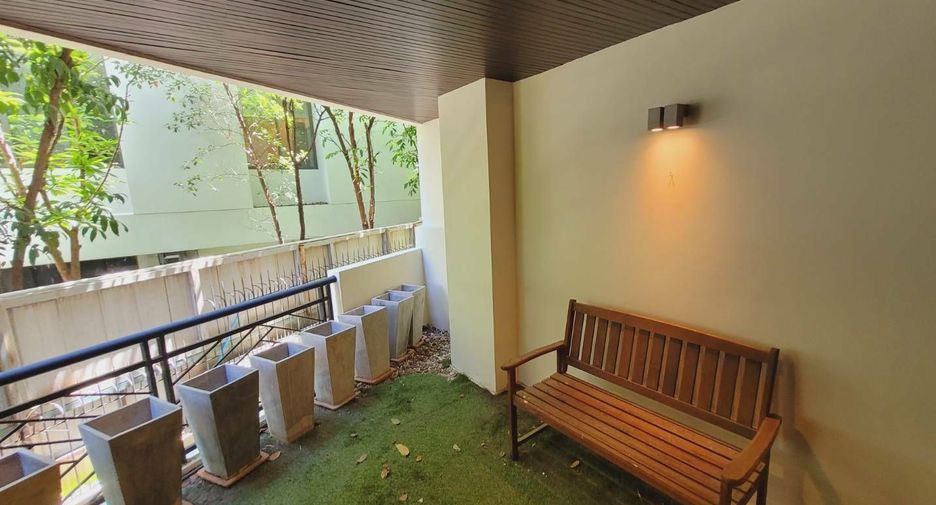 For rent 2 bedrooms apartment in Watthana, Bangkok