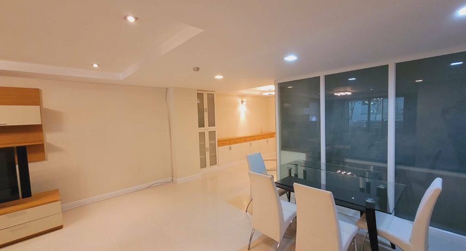 For rent 2 bedrooms apartment in Watthana, Bangkok