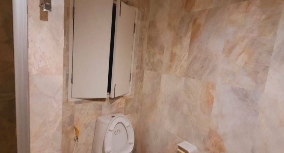 For rent 2 bedrooms apartment in Watthana, Bangkok