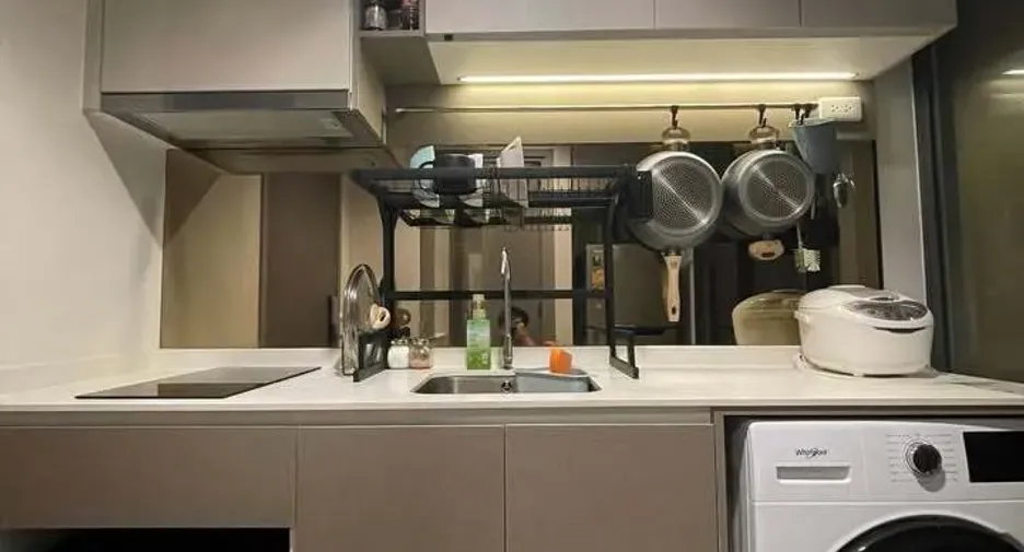Wohnung zum Kauf mit Studio in Khlong San, Bangkok