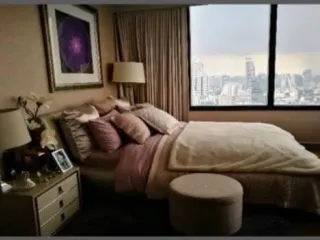 For sale 3 bedrooms condo in Bang Rak, Bangkok