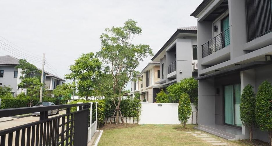 For sale and for rent 4 bedrooms house in Bang Khen, Bangkok