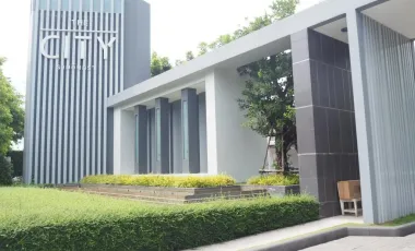Casa en venta y en alquiler de 4 habitaciones en Bang Khen, Bangkok