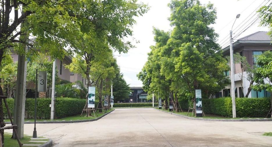 For sale and for rent 4 bedrooms house in Bang Khen, Bangkok