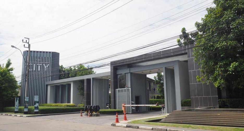 For sale and for rent 4 bedrooms house in Bang Khen, Bangkok