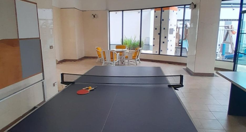 For rent 3 bedrooms condo in Watthana, Bangkok