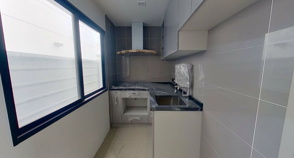 Casa en venta de 5 habitaciones en Huai Khwang, Bangkok