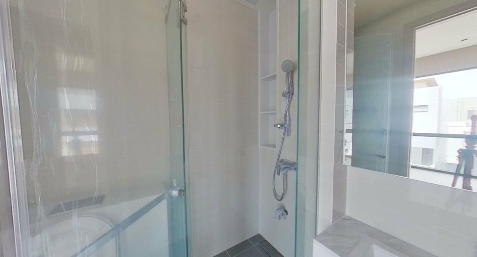 Casa en venta de 5 habitaciones en Huai Khwang, Bangkok