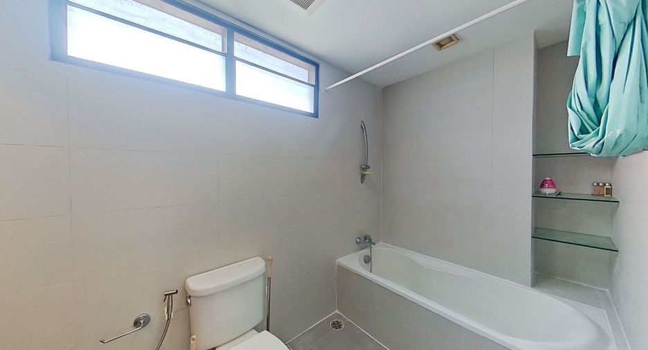 For sale and for rent 2 bedrooms condo in Phra Khanong, Bangkok