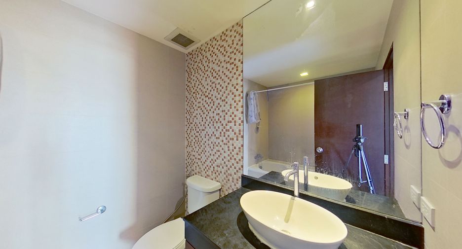 For sale and for rent 2 bedrooms condo in Phra Khanong, Bangkok