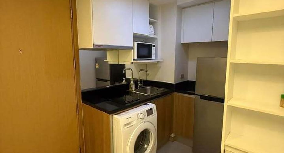 For sale 1 bed condo in Watthana, Bangkok