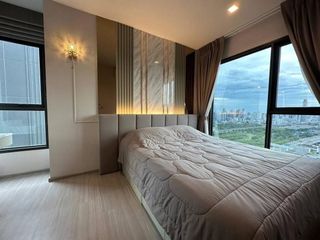 For rent 2 bedrooms condo in Huai Khwang, Bangkok
