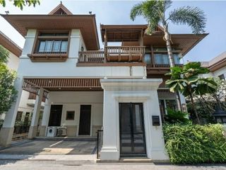 For rent 4 bedrooms house in Yan Nawa, Bangkok