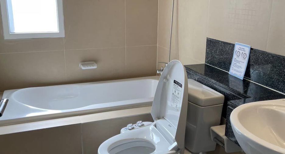 For rent 2 bedrooms condo in Watthana, Bangkok