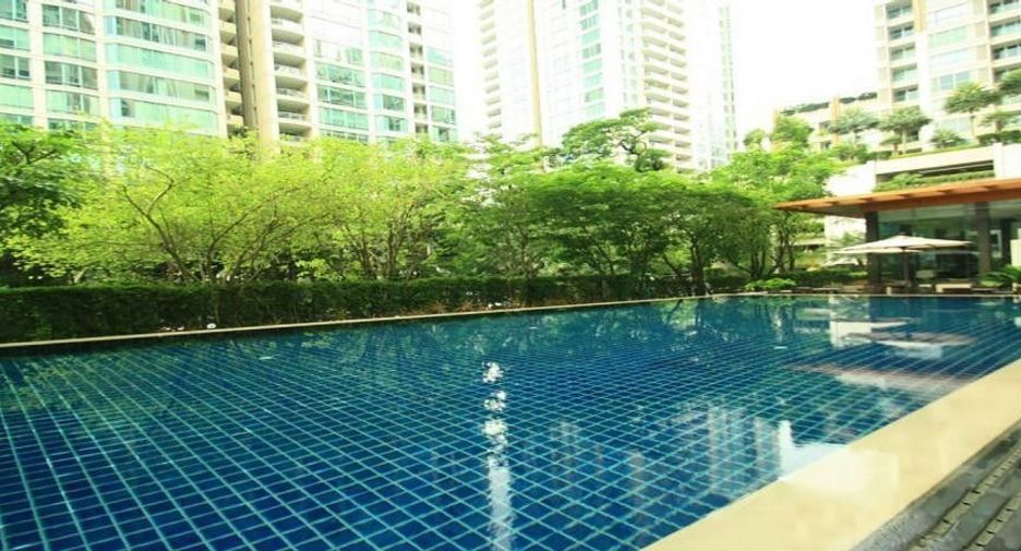 For rent 2 bedrooms condo in Pathum Wan, Bangkok