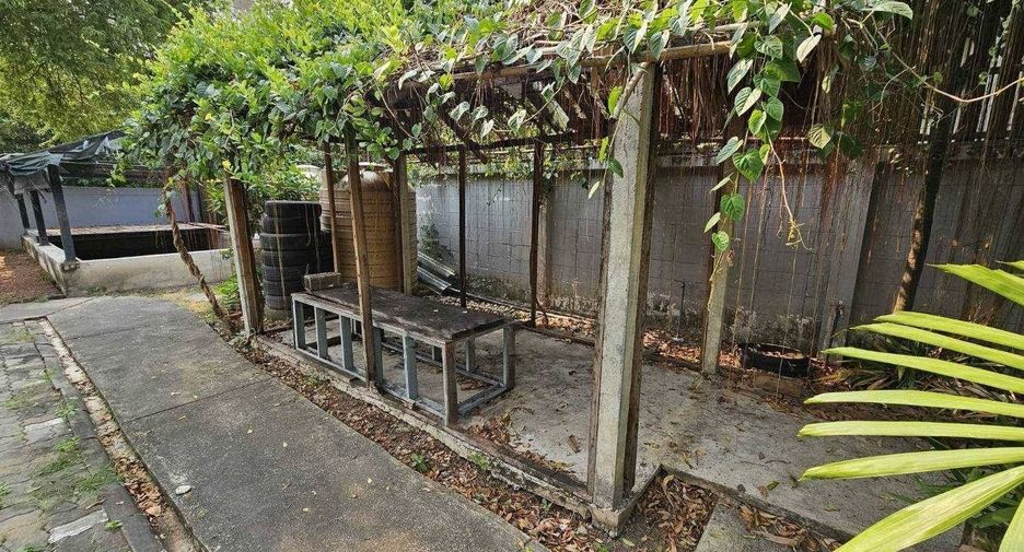 For rent 5 bedrooms house in Chatuchak, Bangkok