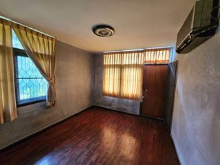 出租 5 卧室 独立屋 在 Chatuchak, 曼谷