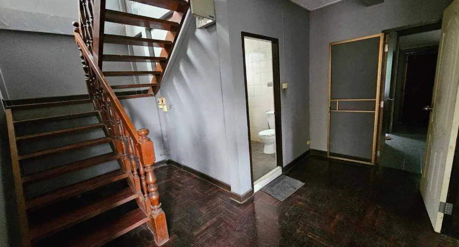 For rent 5 bedrooms house in Chatuchak, Bangkok