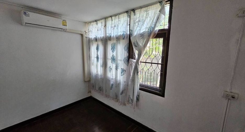 For rent 5 bedrooms house in Chatuchak, Bangkok