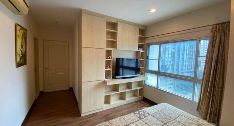 For sale 2 bedrooms condo in Khlong San, Bangkok