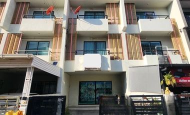 For sale 3 bedrooms townhouse in Bueng Kum, Bangkok