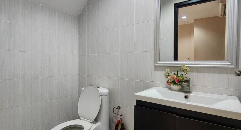 For sale 3 bedrooms townhouse in Bueng Kum, Bangkok
