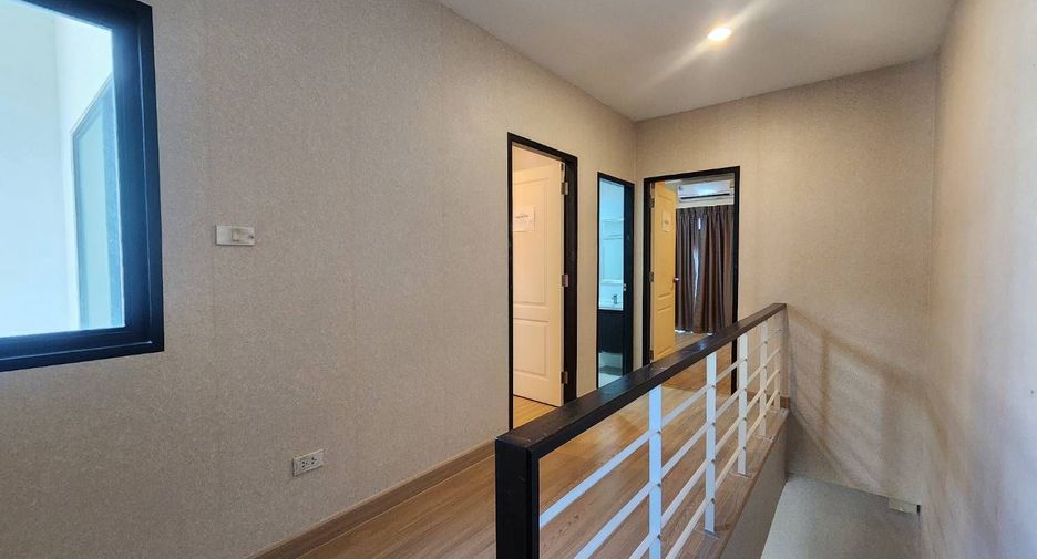 For sale 3 bedrooms townhouse in Bueng Kum, Bangkok