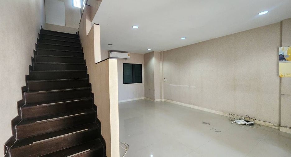 For sale 3 bedrooms townhouse in Bueng Kum, Bangkok