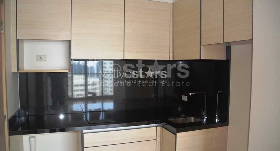 For sale 1 bed condo in Khlong Toei, Bangkok