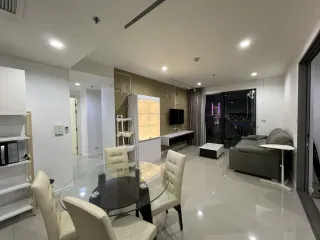 À vendre et à louer 2 chambres condo à Yan Nawa, Bangkok