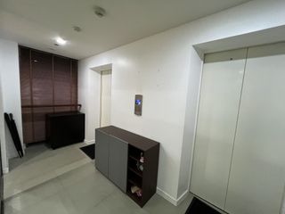 À vendre et à louer 2 chambres condo à Yan Nawa, Bangkok