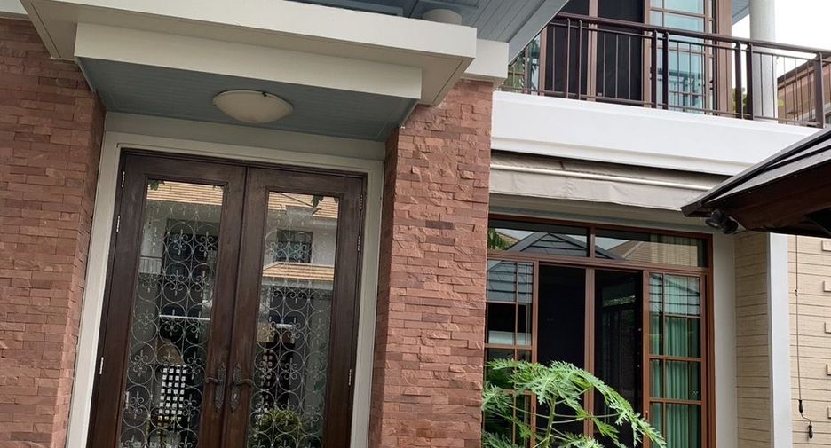 For sale 4 bedrooms house in Suan Luang, Bangkok