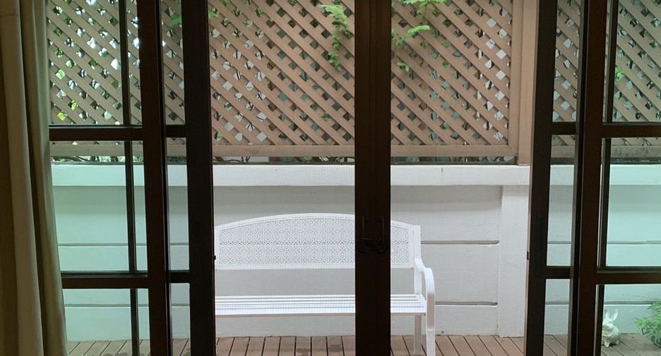 For sale 4 bedrooms house in Suan Luang, Bangkok