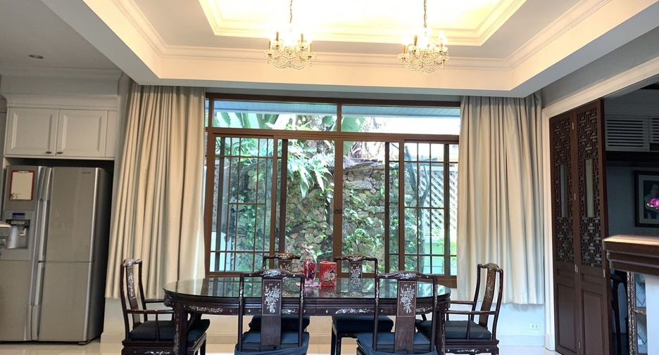 For sale 4 bedrooms house in Suan Luang, Bangkok