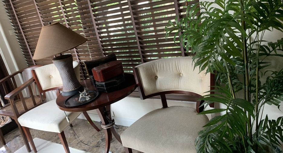 For sale 4 bedrooms house in Suan Luang, Bangkok